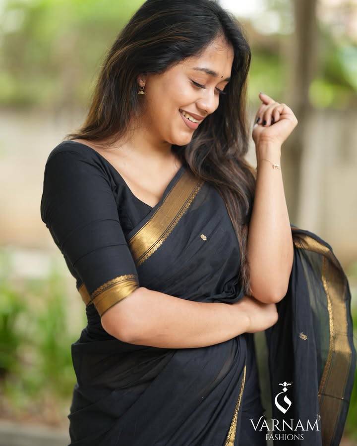 Black With Small Zari Border Kanchi Cotton Saree
