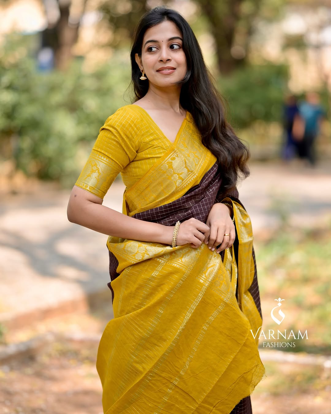 Brown With Mustard Silver Zari Kattam Sungudi Cotton Saree