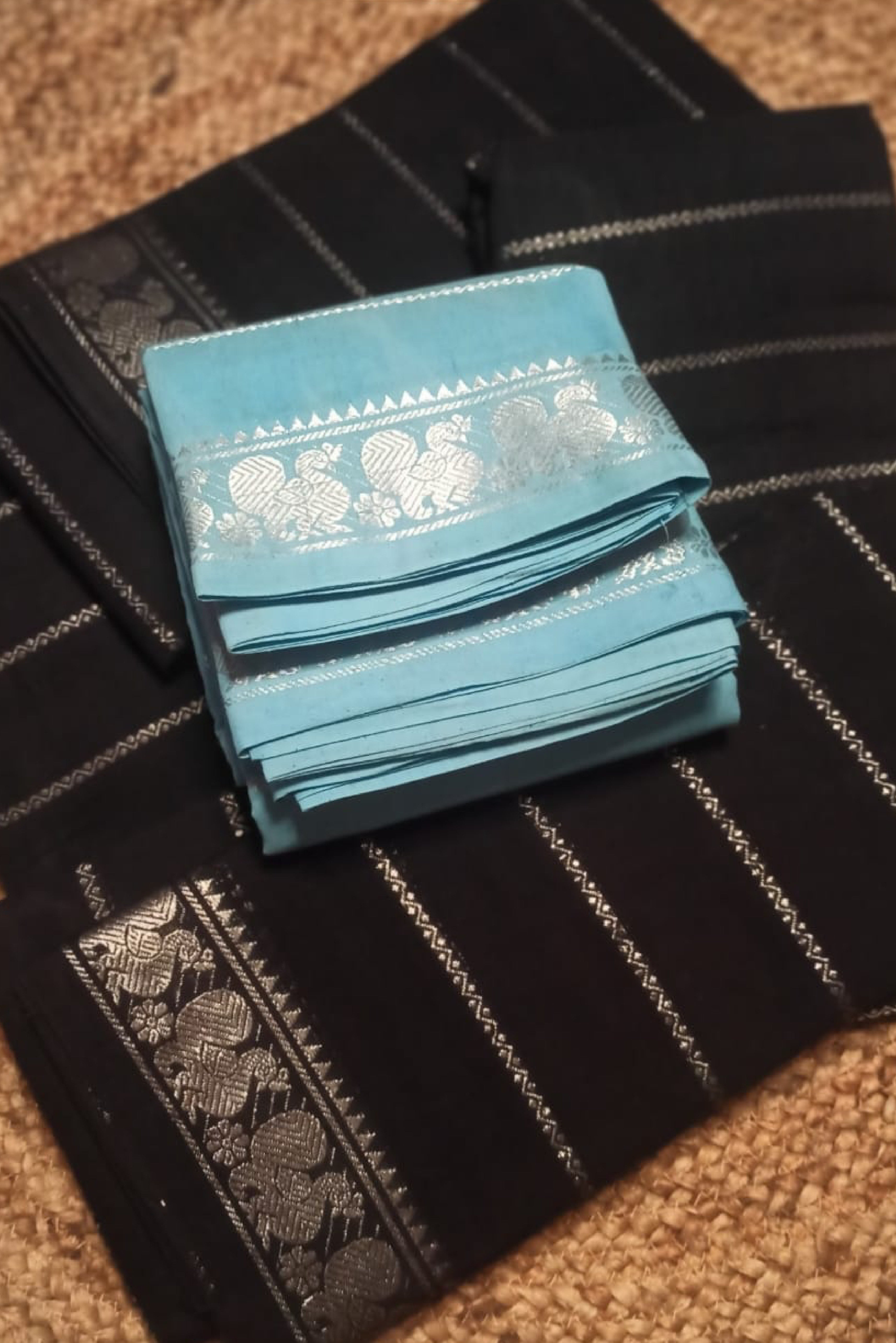 Black Silver Velthari Sungudi Cotton Saree