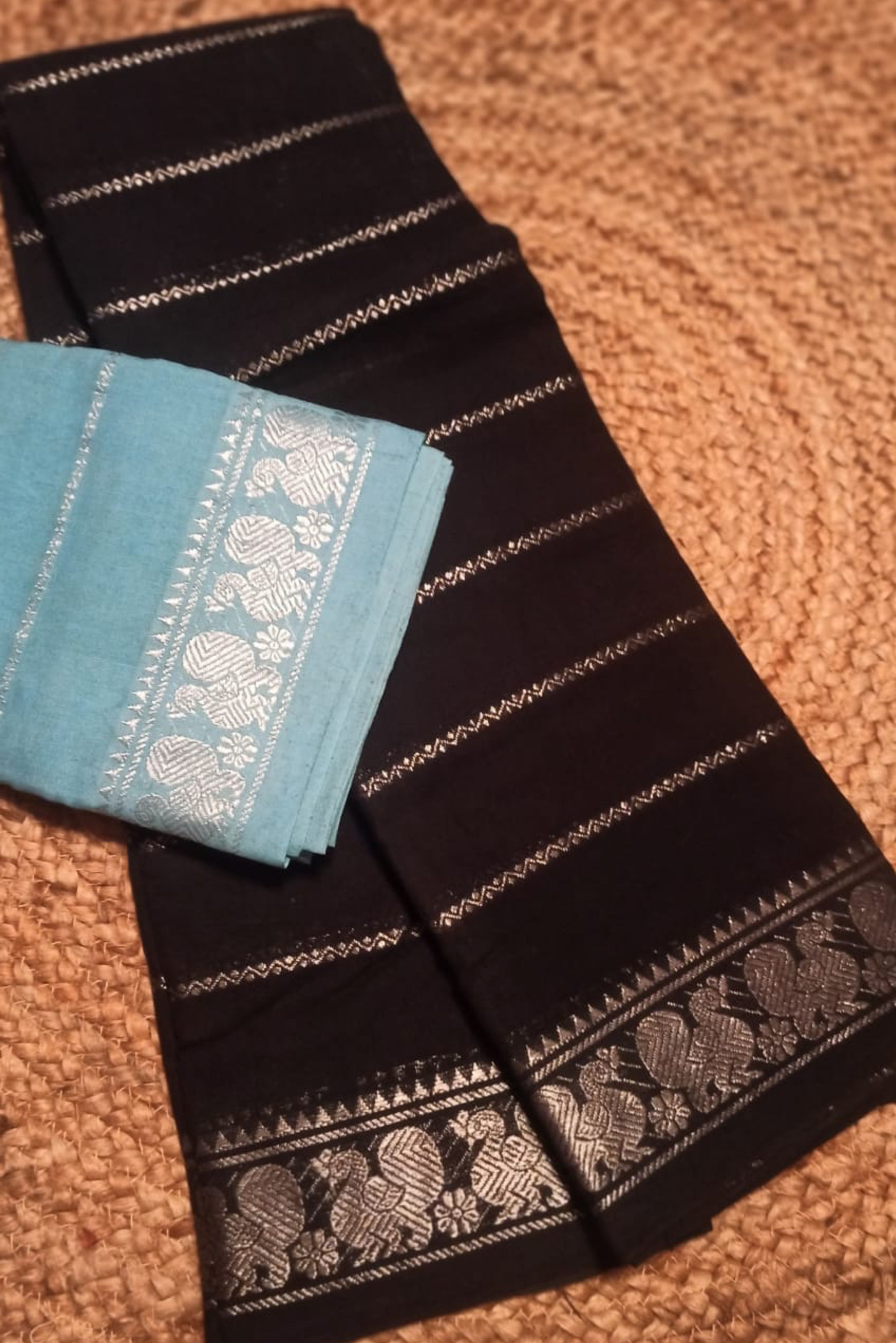 Black Silver Velthari Sungudi Cotton Saree