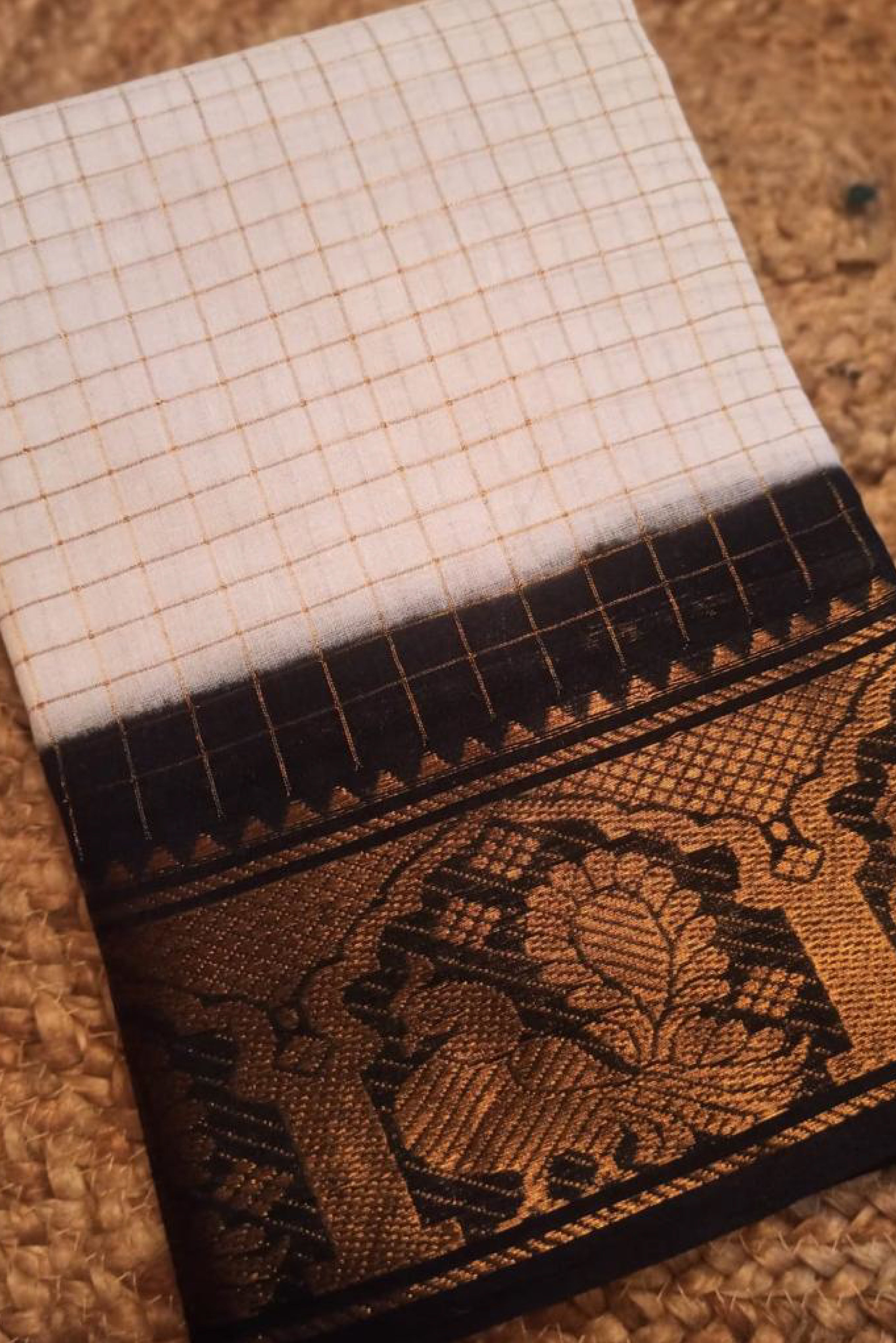 White With Black Zari Kattam Sungudi Cotton Saree