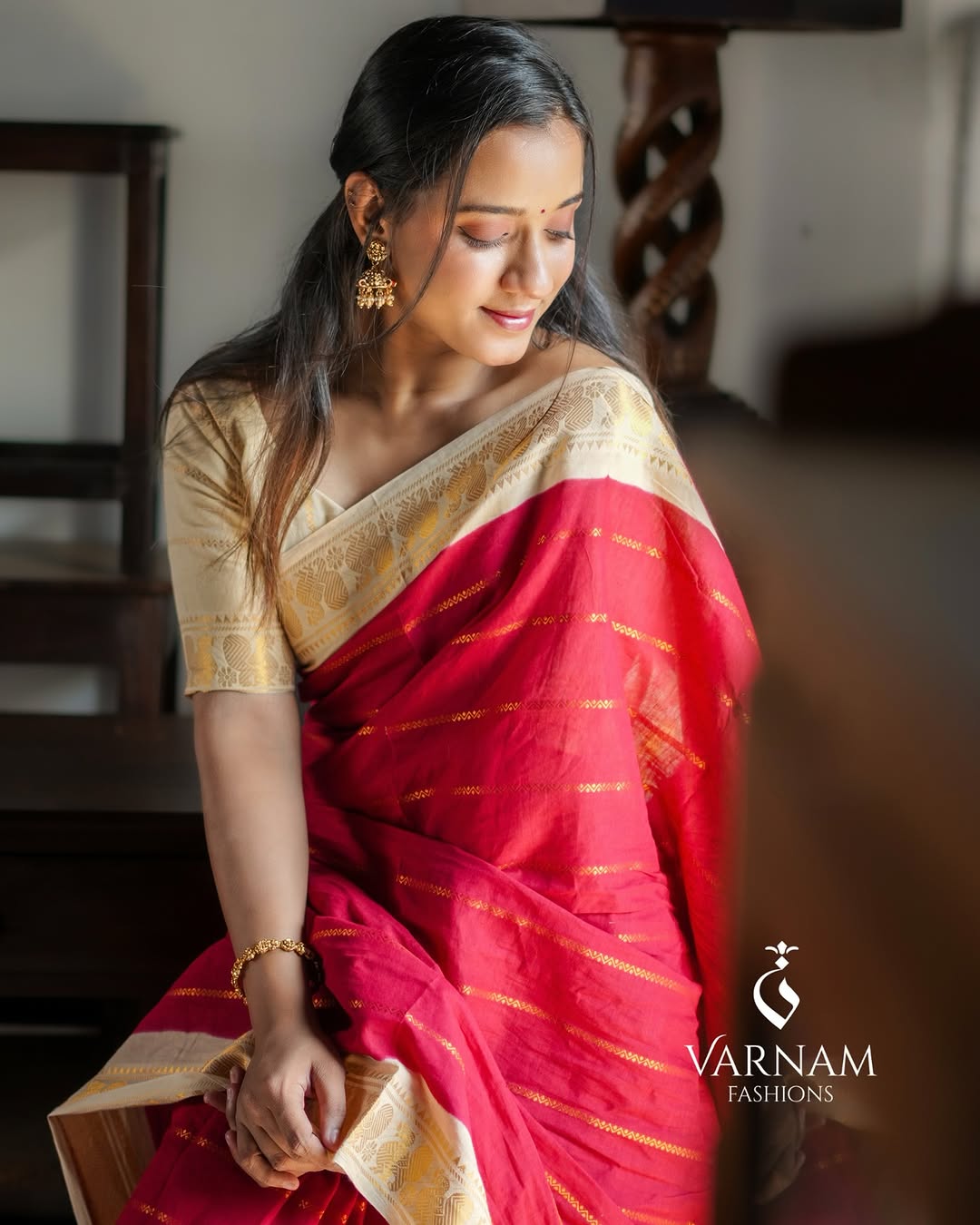 Red With Cream Velthari Sungudi Cotton Saree
