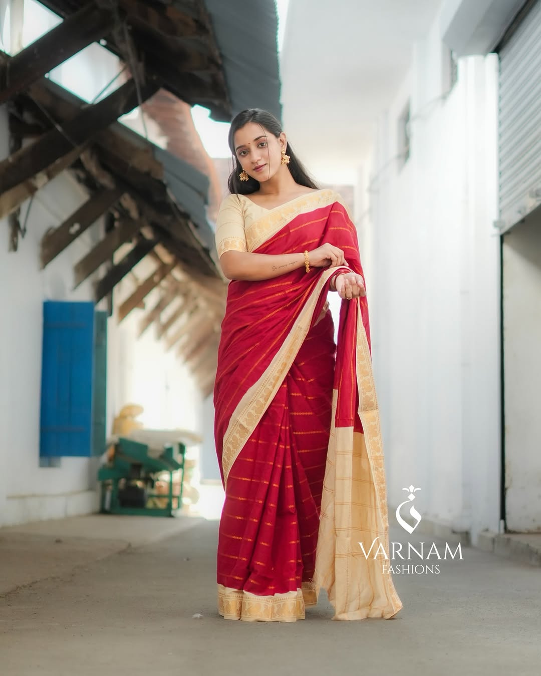 Red With Cream Velthari Sungudi Cotton Saree