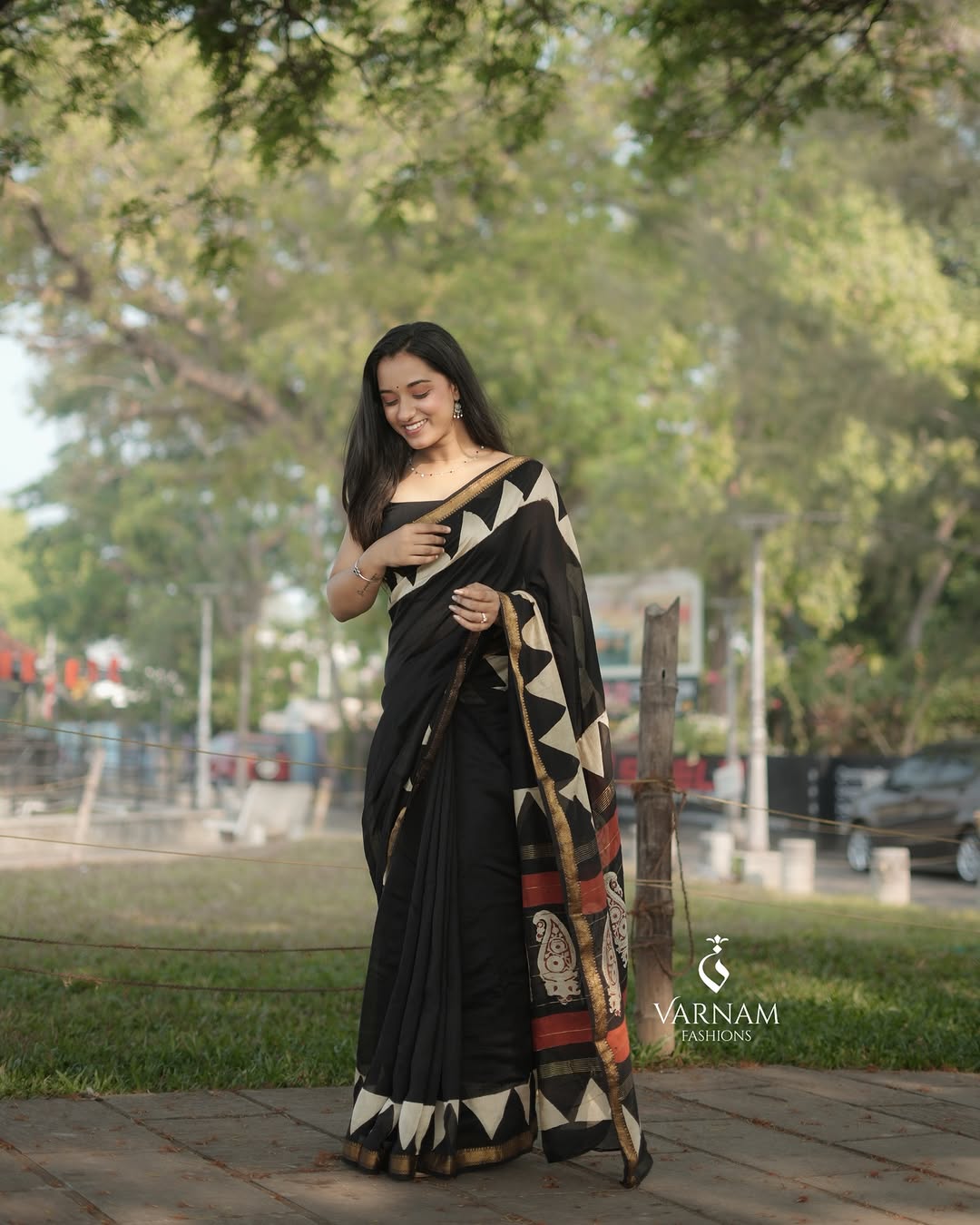 Handblack Printed Black Maheshwari Cotton Silk Saree
