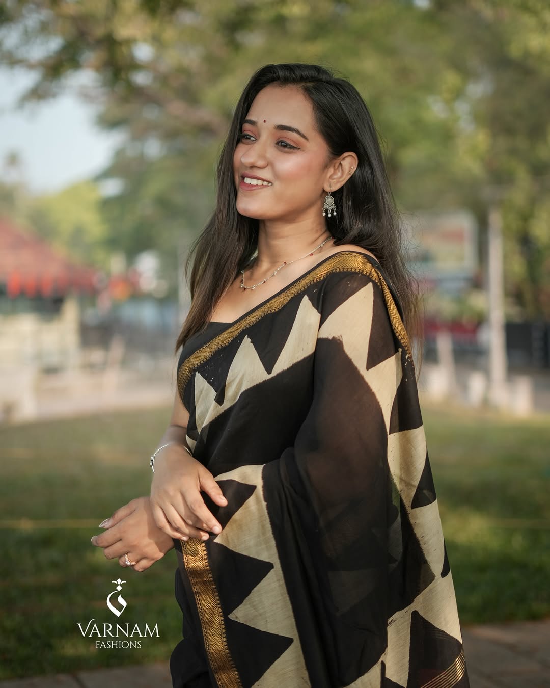 Handblack Printed Black Maheshwari Cotton Silk Saree