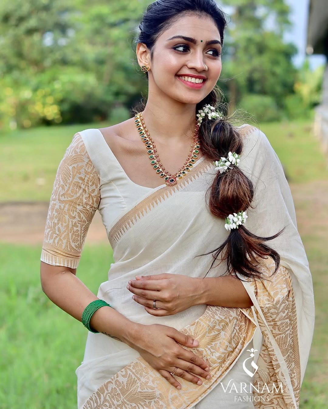 Half White Vaseegara Sungudi Cotton saree