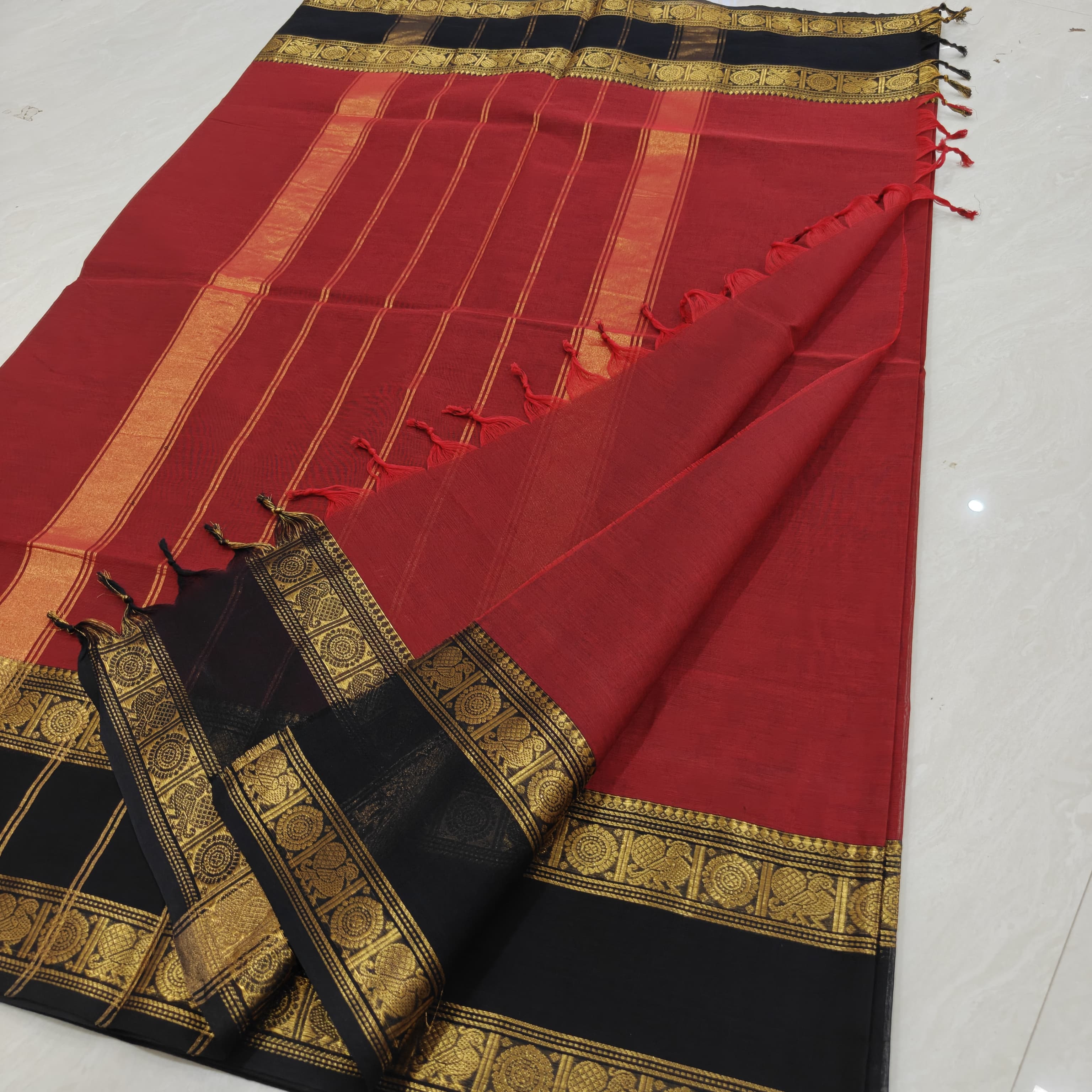 Red Kanchi Cotton Plain Saree