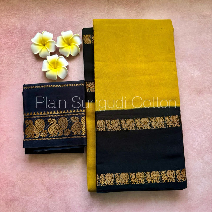 Plain Sungudi Cotton Sarees With Rettapetta Peacock Border