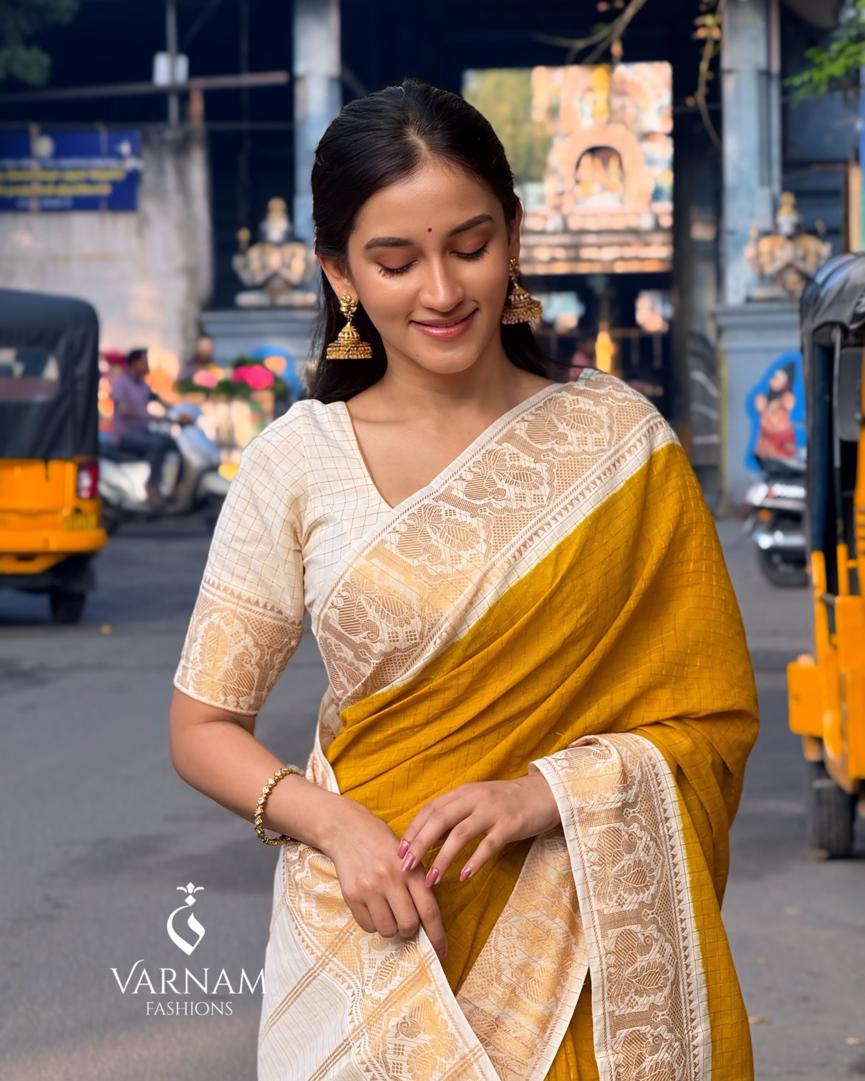 Mustard With Halfwhite Zari Kattam Sungudi Cotton Saree