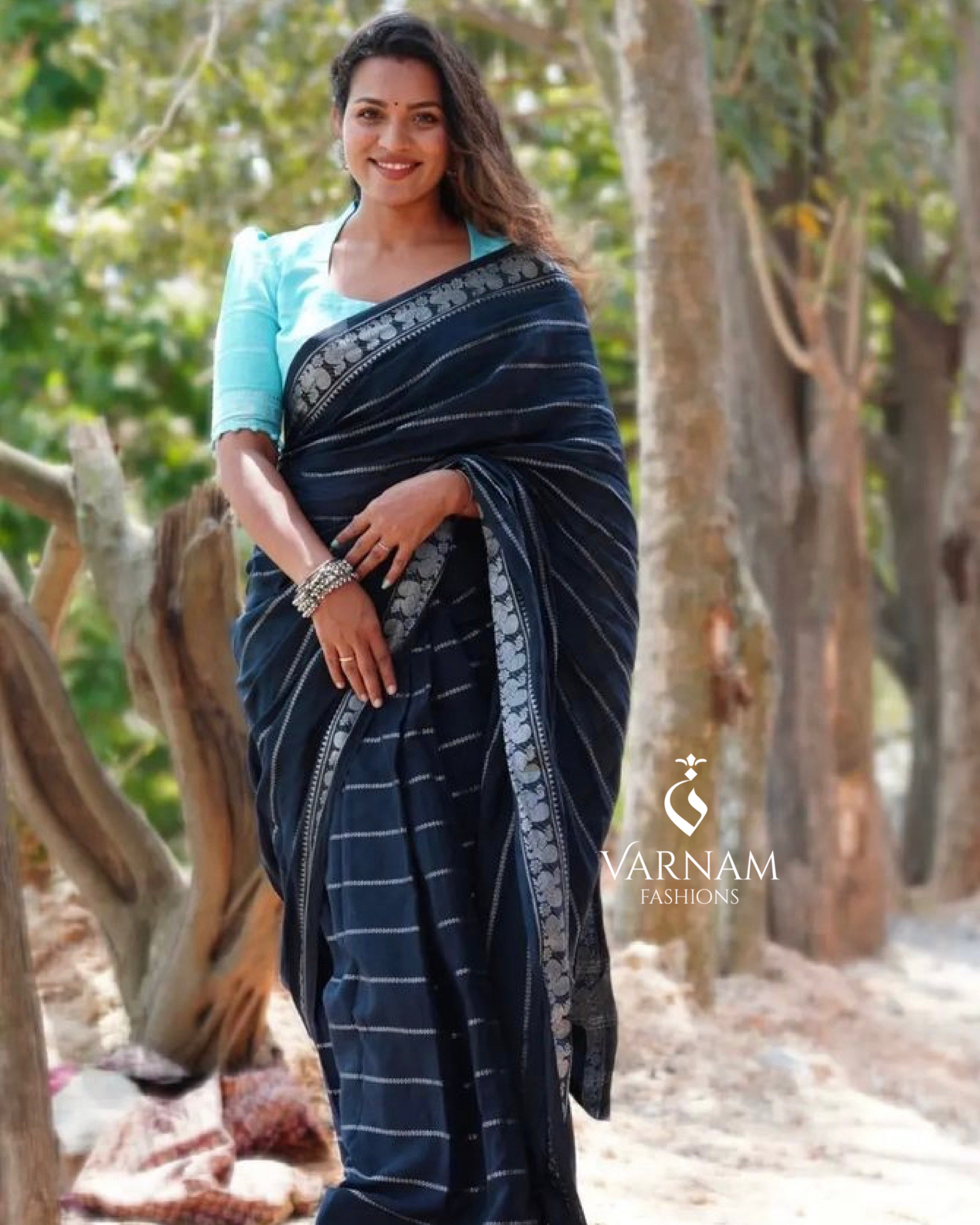 Black Silver Velthari Sungudi Cotton Saree