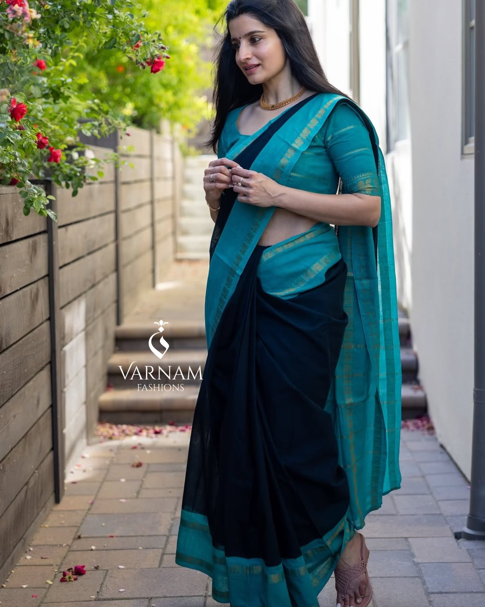 Black With Ramagreen Plain Sungudi Cotton Saree With Rettapetta Border