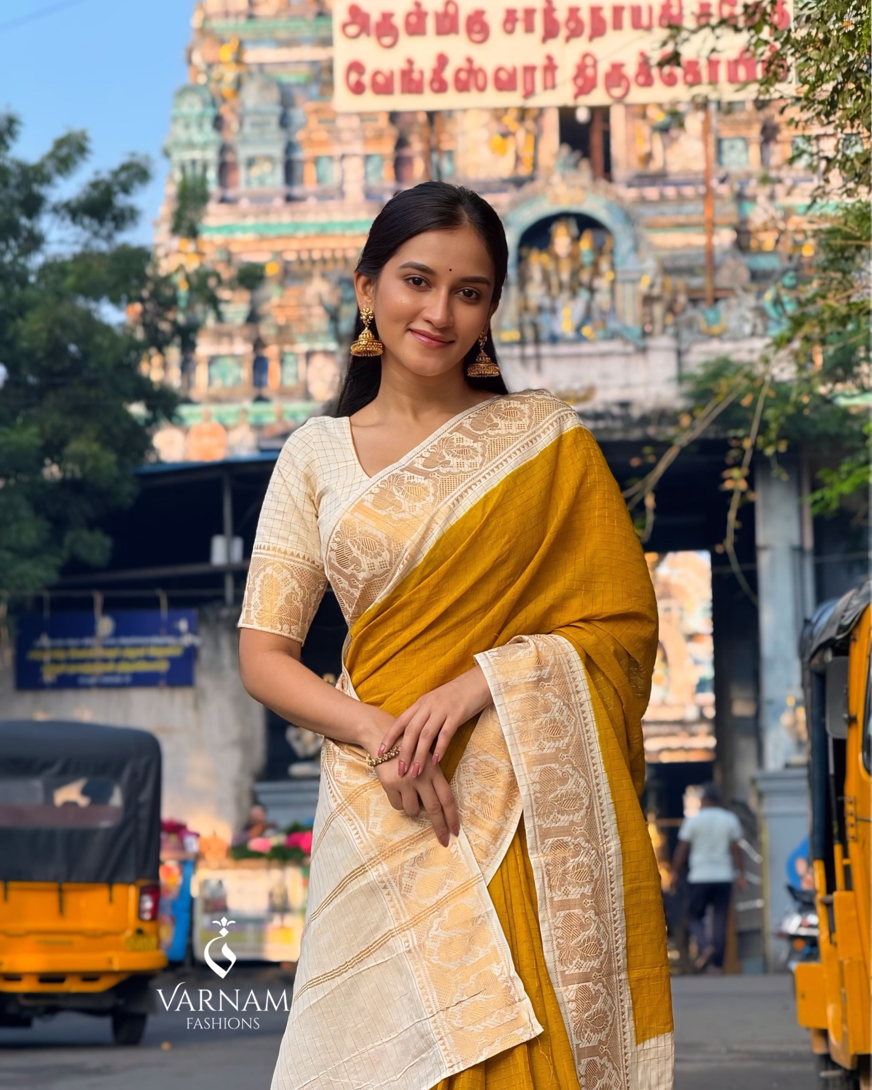 Mustard With Halfwhite Zari Kattam Sungudi Cotton Saree