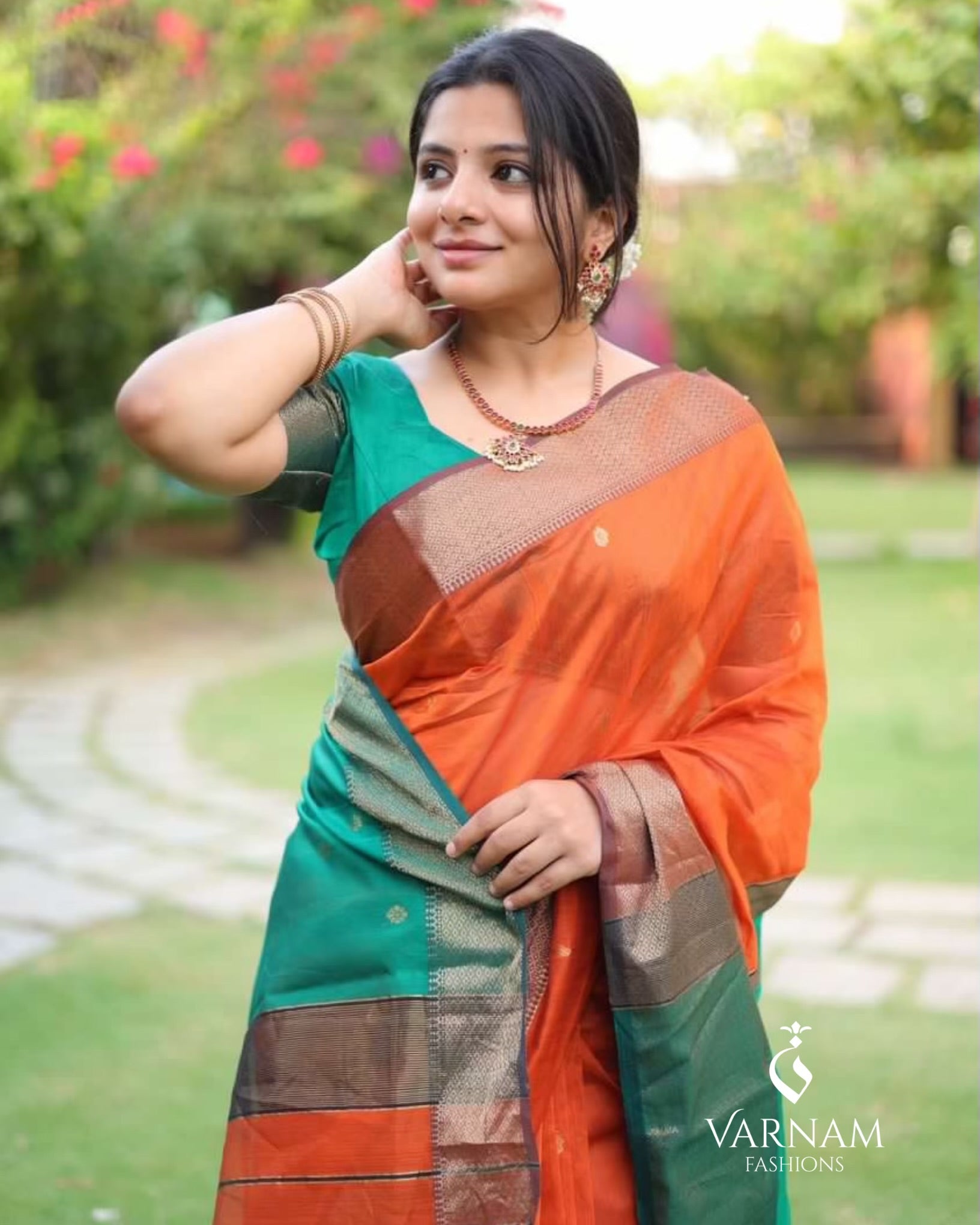 Saadhvi Orange and Green maheshwari Silk Cotton Saree