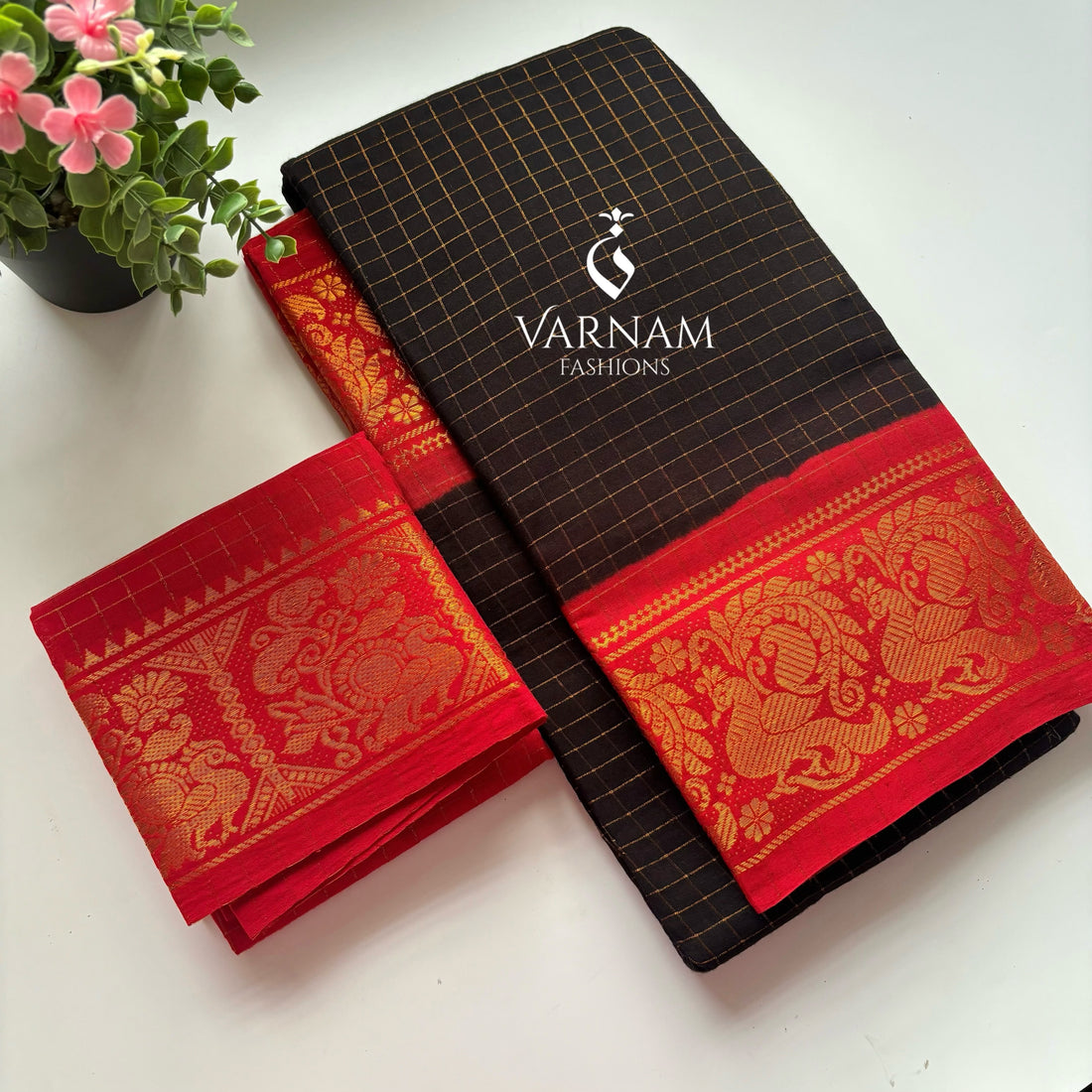 Black With Red Zari Kattam Sungudi Cotton Saree
