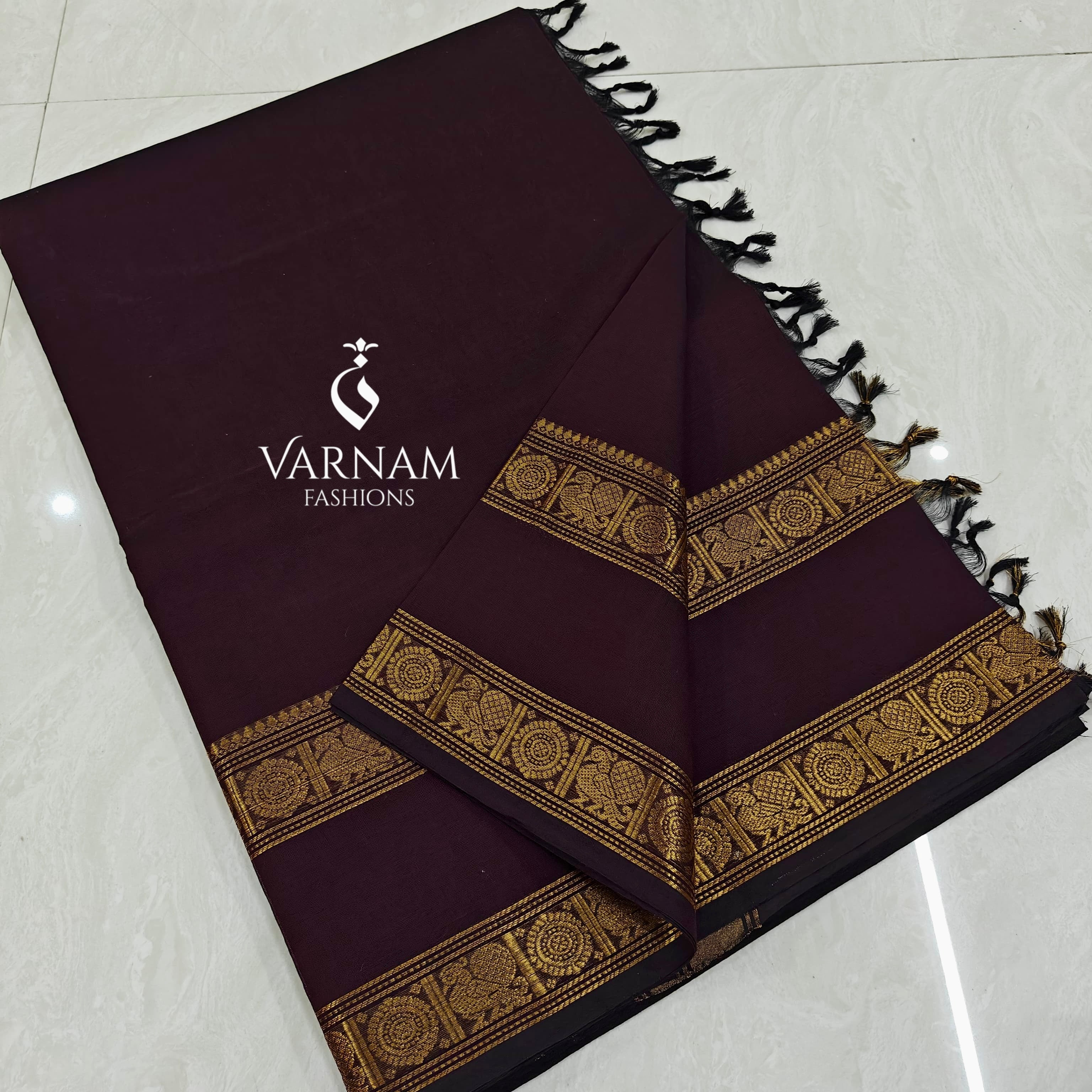 Plain Kanchi Cotton Saree With Rettapetta Zari Border
