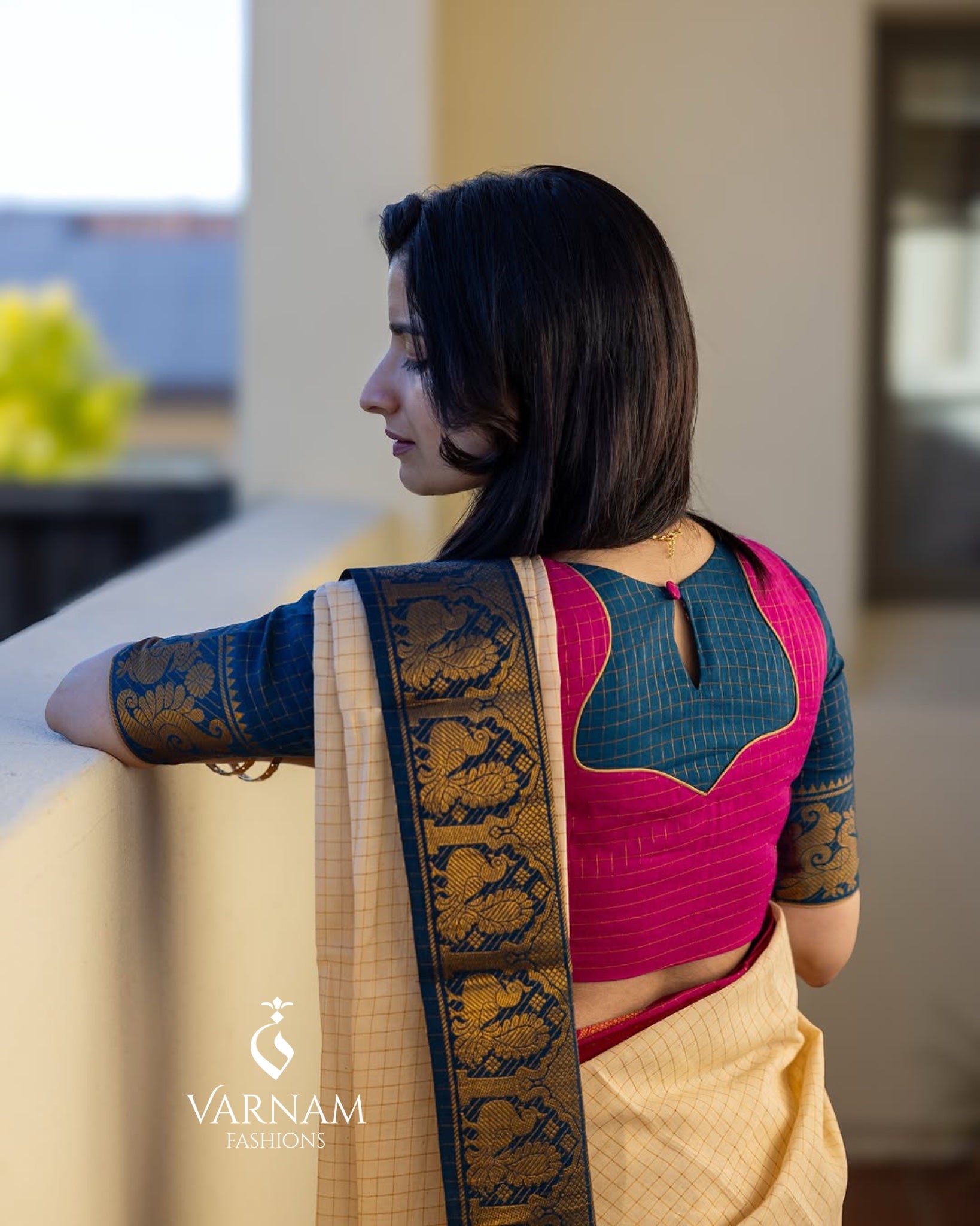 Halfwhite Sungudi Cotton Saree With Blue & Pink Ganga Jamuna Border