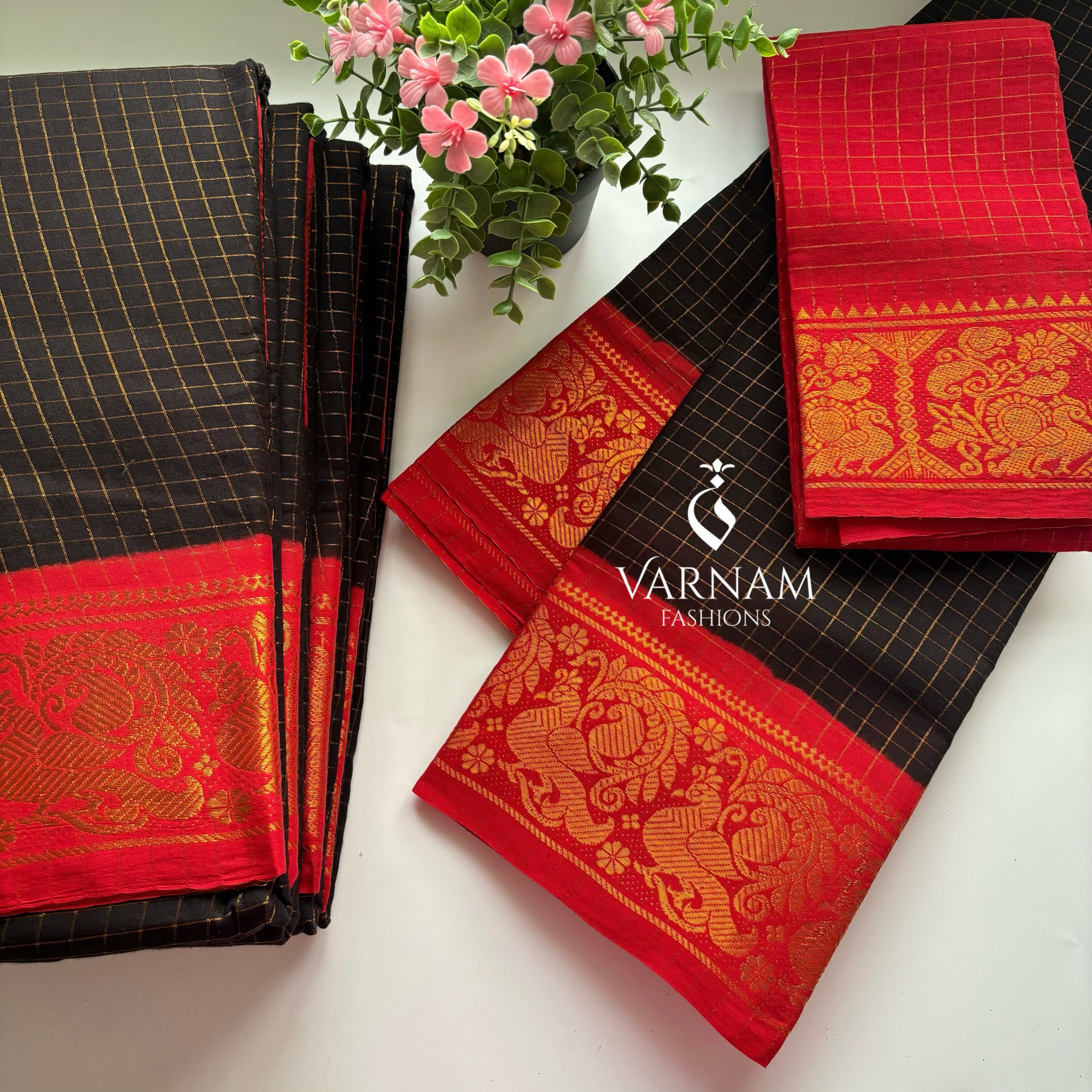Black With Red Zari Kattam Sungudi Cotton Saree