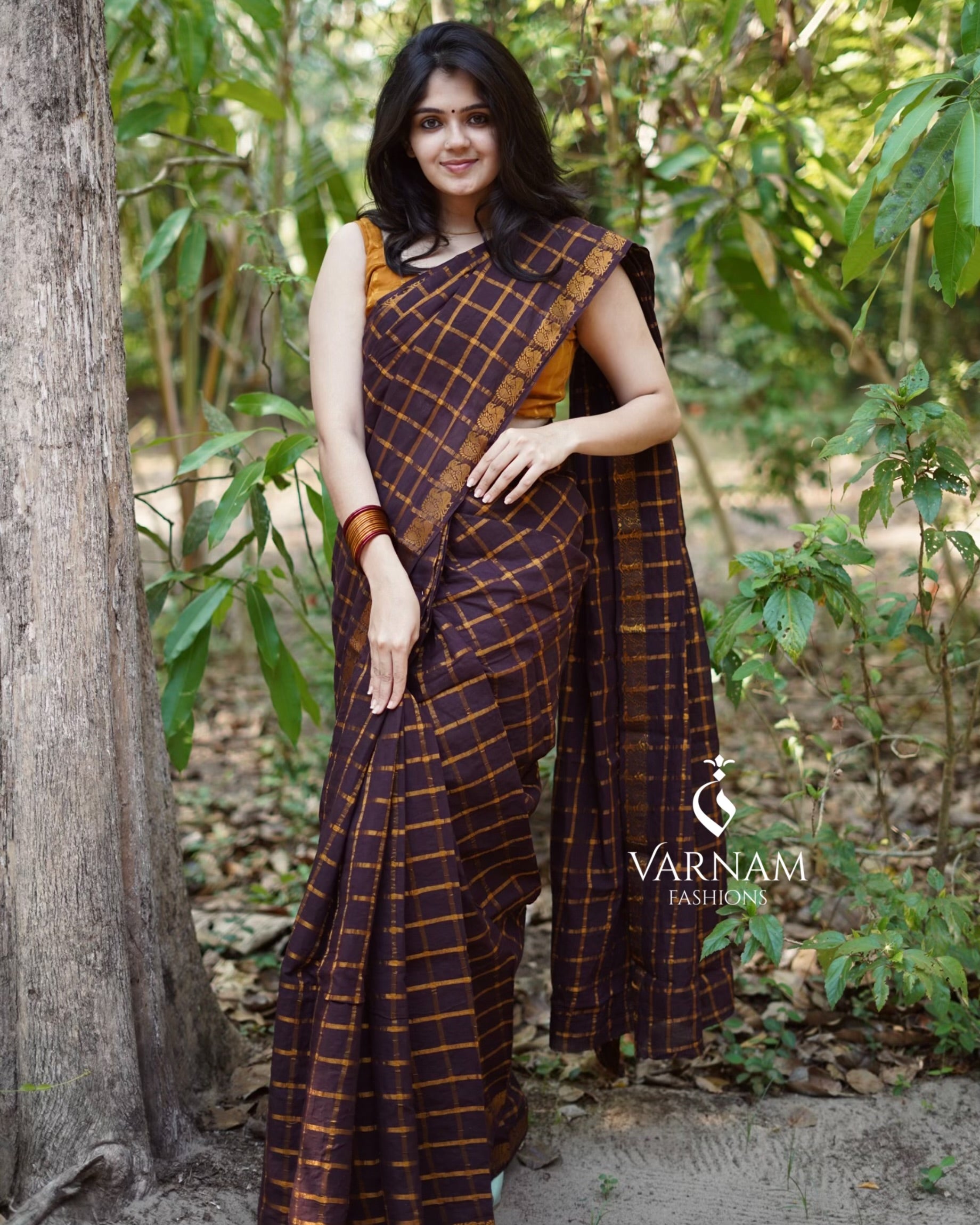 Brown Pavithra Kattam Sungudi Cotton Saree