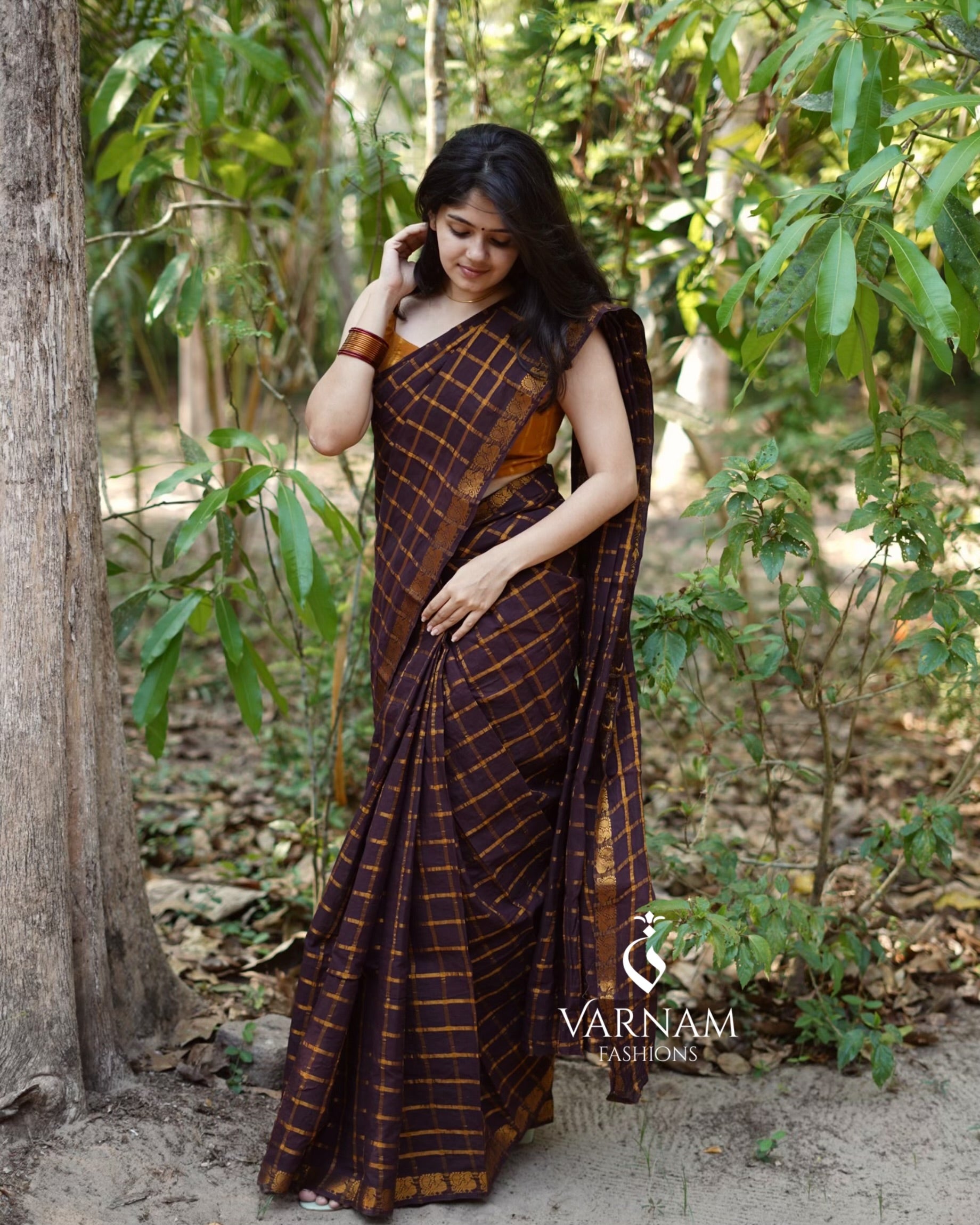 Brown Pavithra Kattam Sungudi Cotton Saree