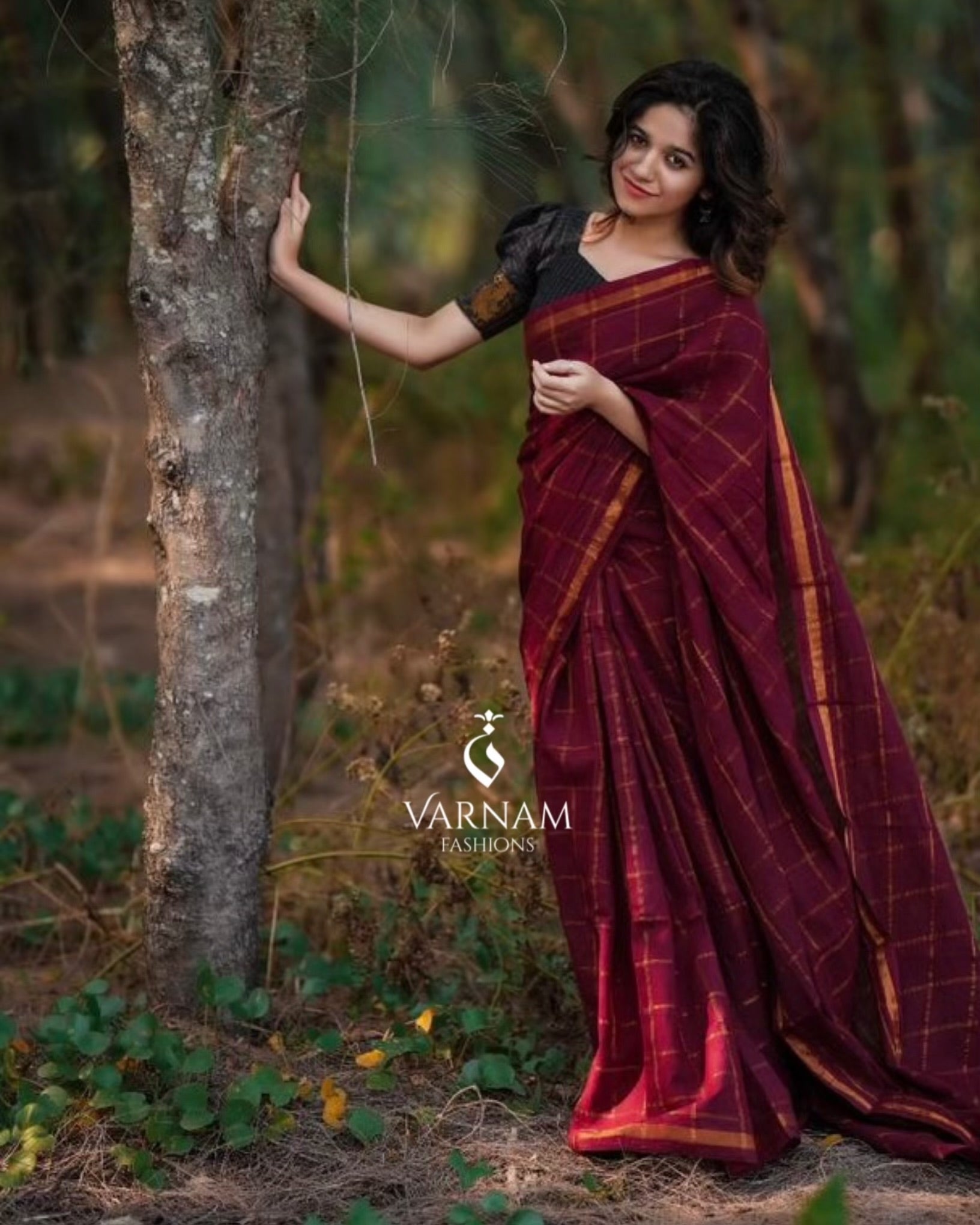 Maroon Vanaja Kattam Sungudi Cotton Saree