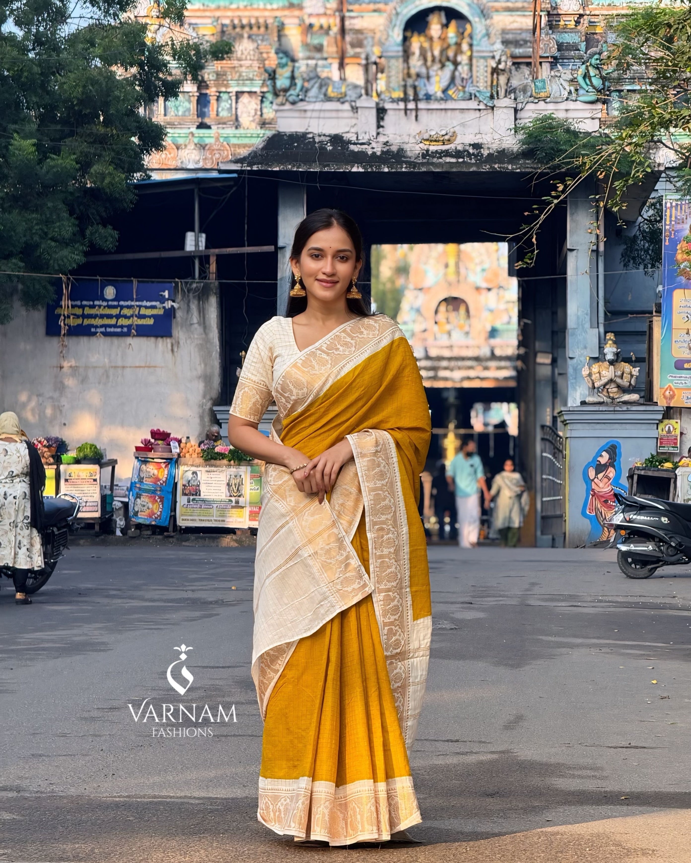 Mustard With Halfwhite Zari Kattam Sungudi Cotton Saree
