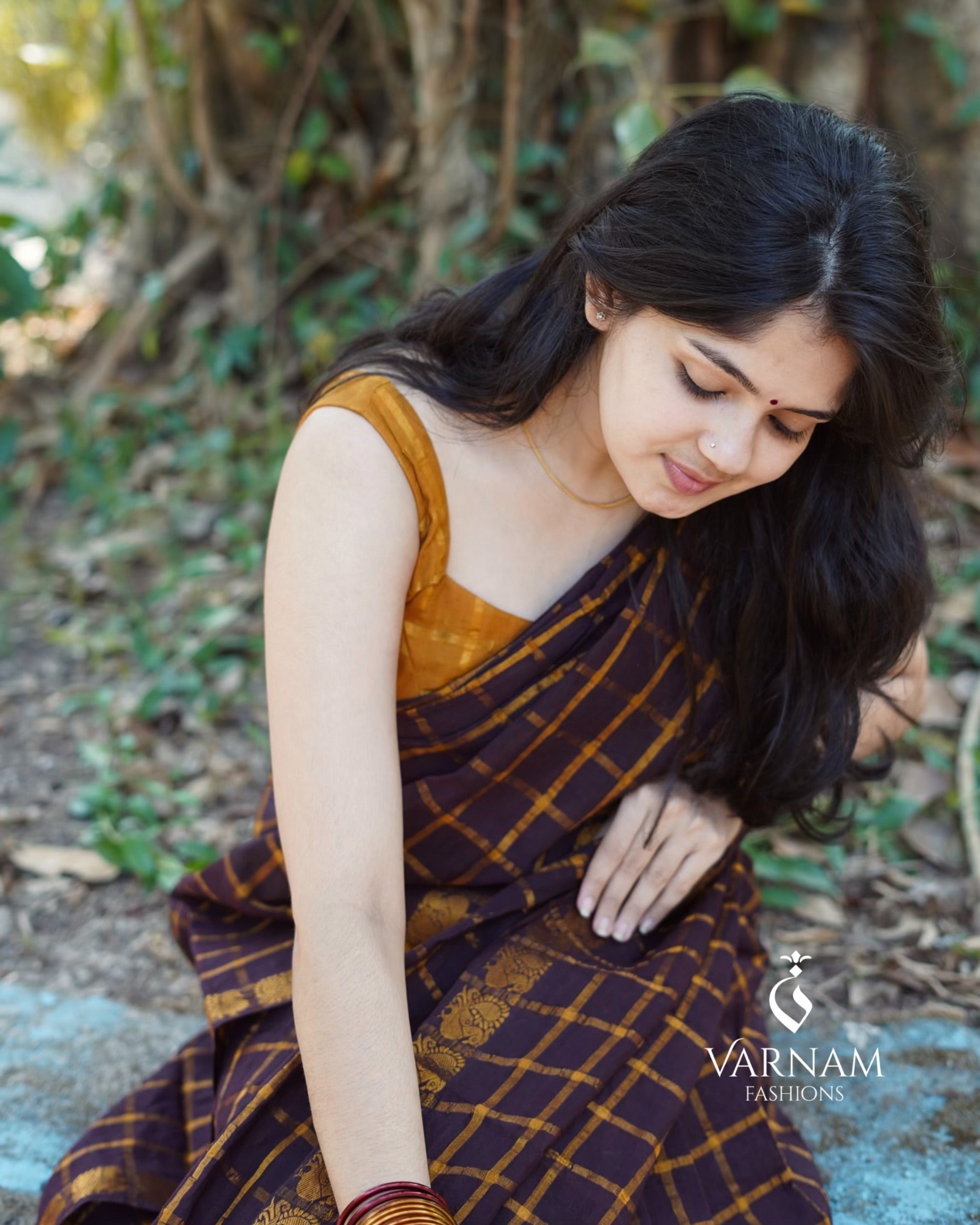 Brown Pavithra Kattam Sungudi Cotton Saree