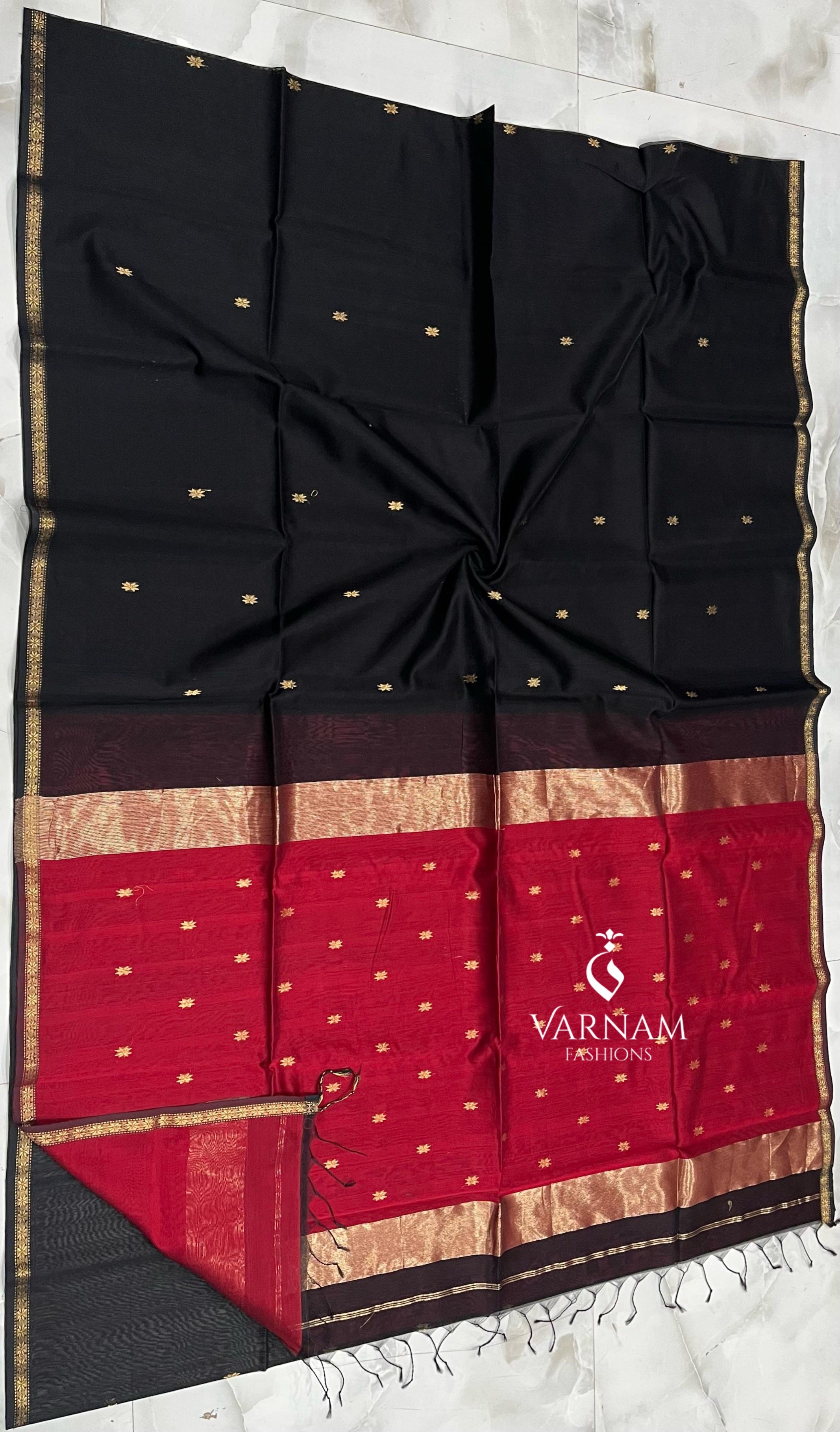 Black With Red Maheshwari Silk Cotton Saree