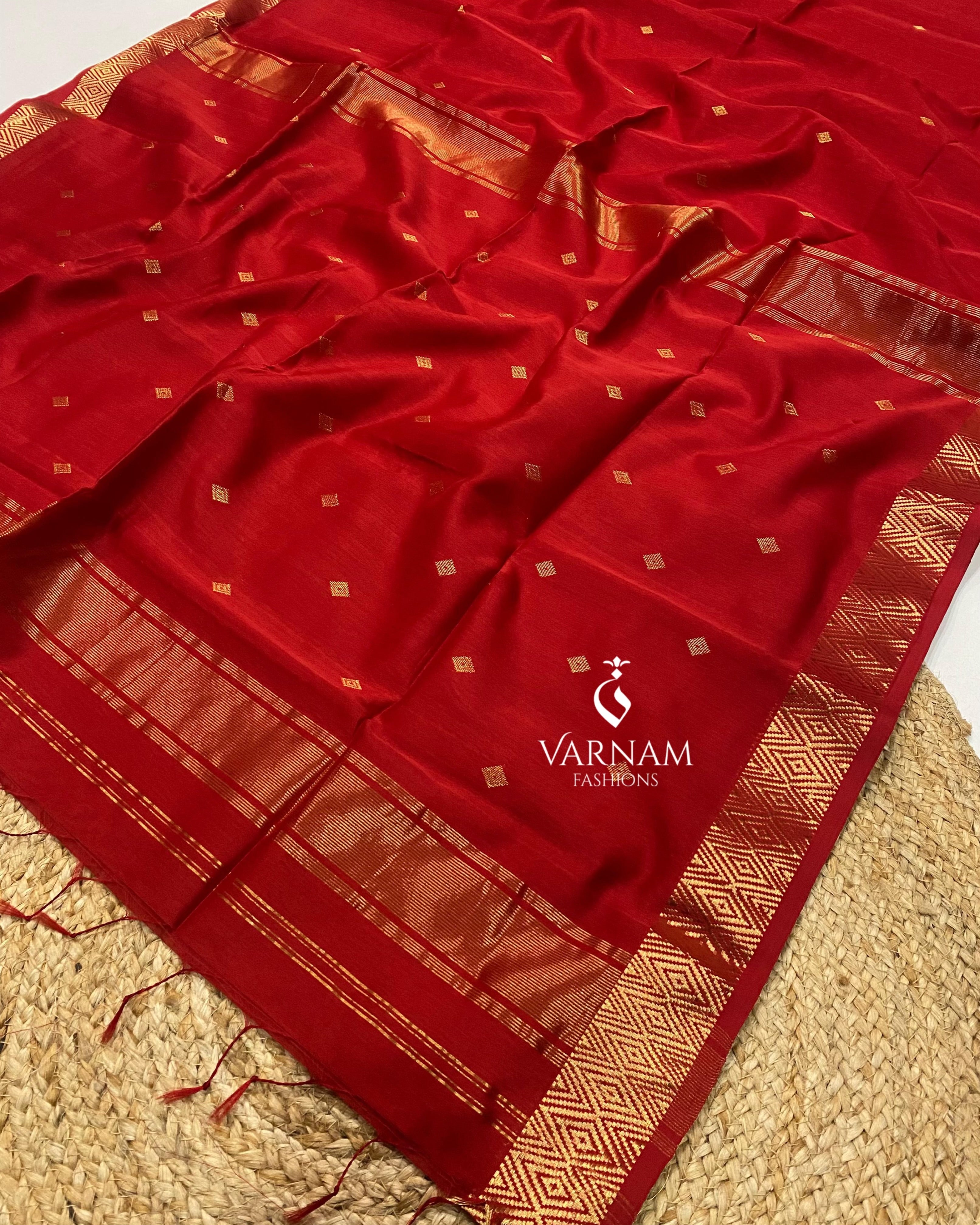 Nayanthara Red Maheshwari Silk Saree
