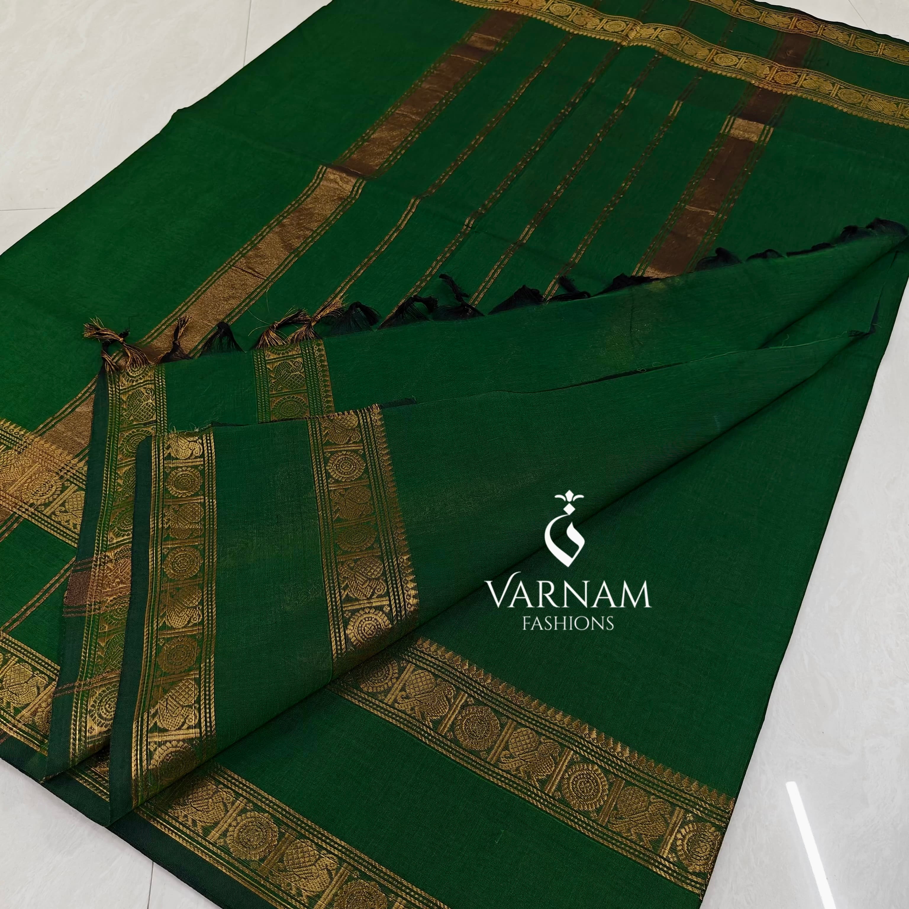 Plain Kanchi Cotton Saree With Rettapetta Zari Border