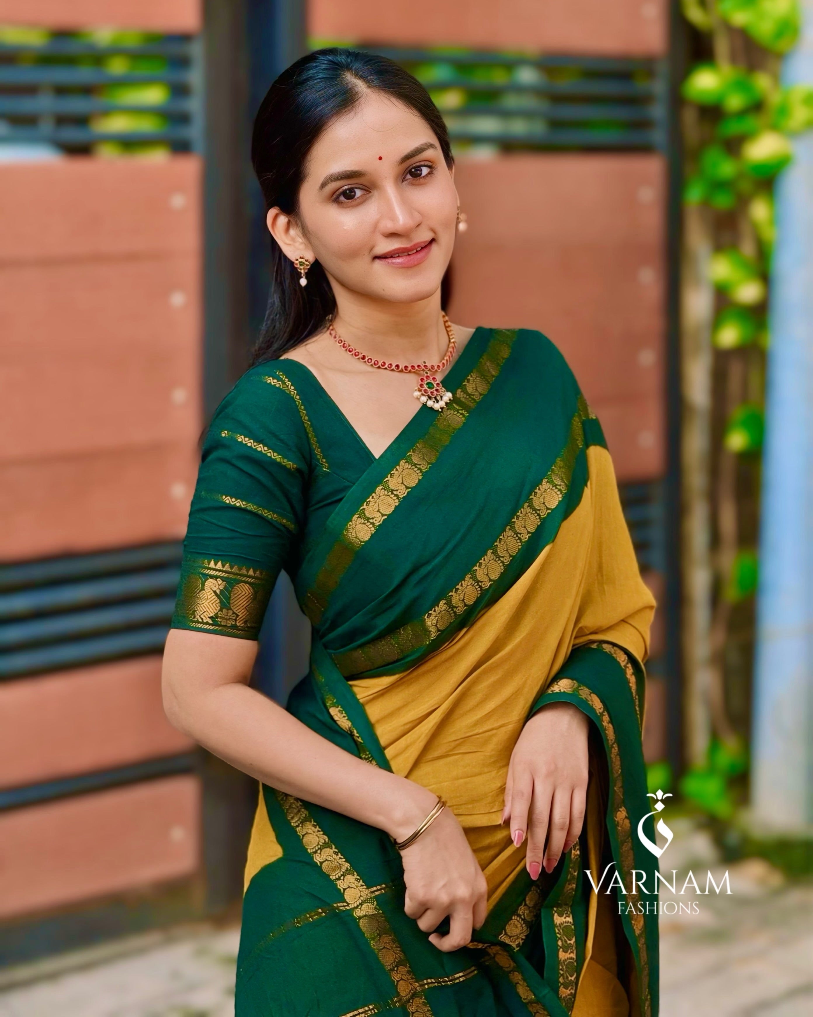 Mustard With Green Rettapetta Peacock Border Sungudi Cotton Saree