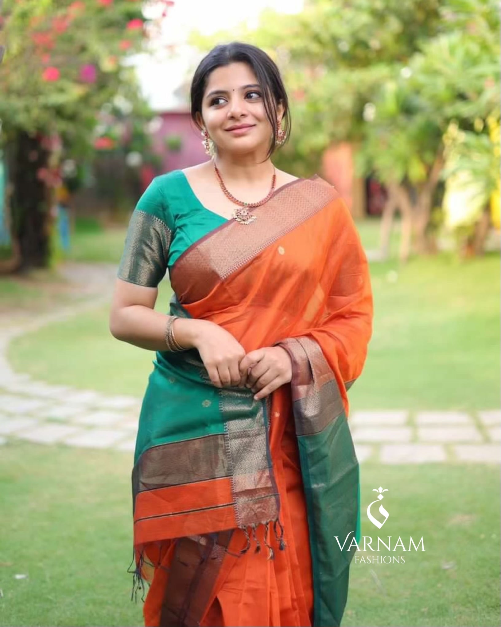 Saadhvi Orange and Green maheshwari Silk Cotton Saree