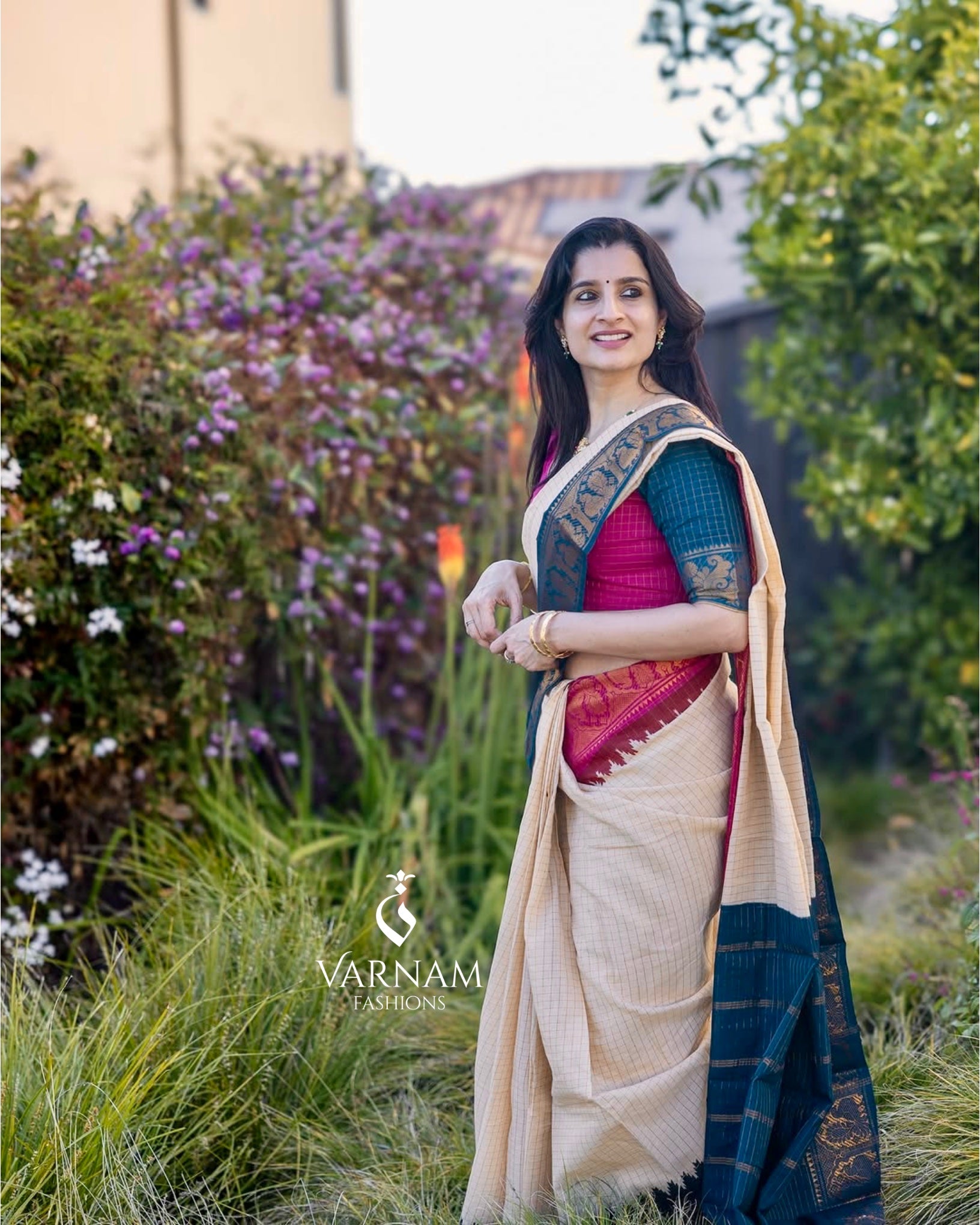 Halfwhite Sungudi Cotton Saree With Blue & Pink Ganga Jamuna Border