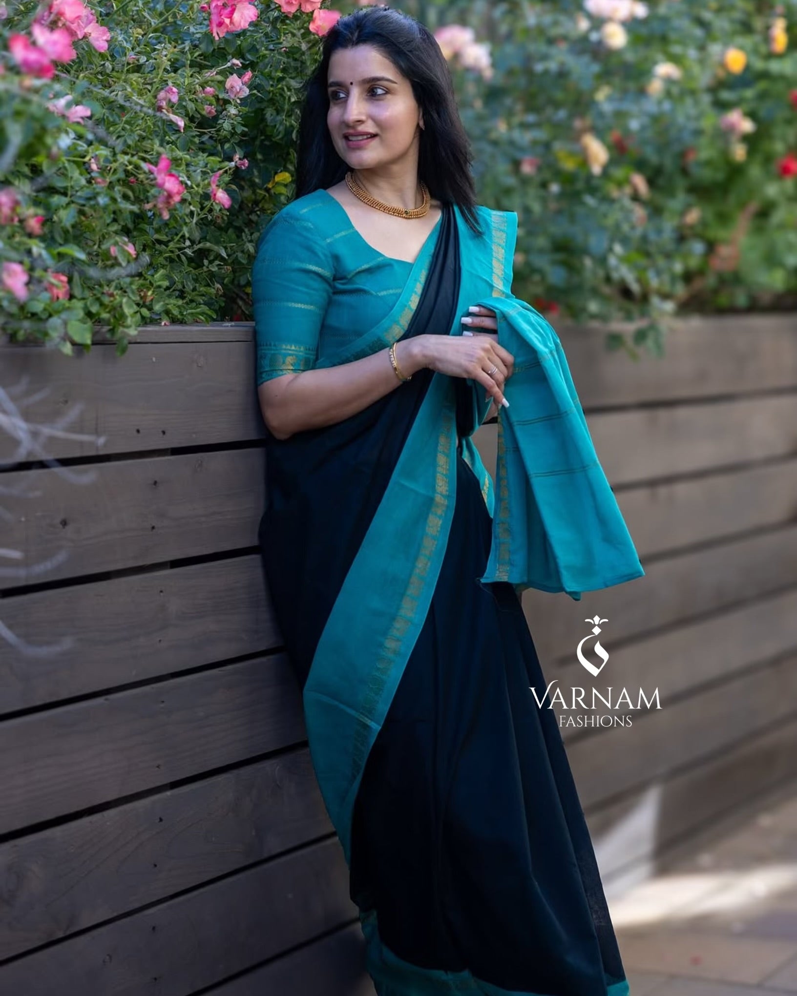 Black With Ramagreen Plain Sungudi Cotton Saree With Rettapetta Border